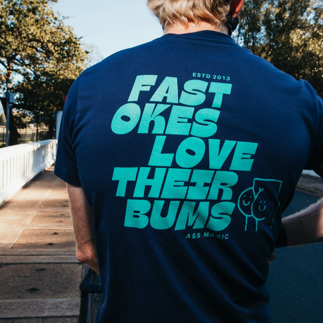 FAST OKES LOVE THEIR BUMS Tee - Navy